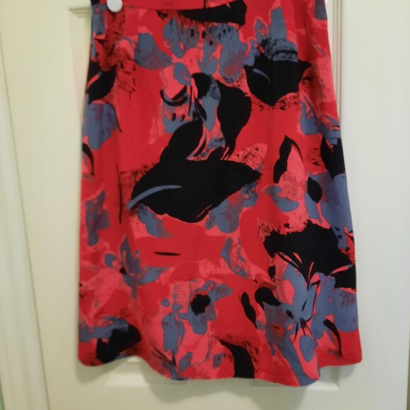 100% Polyeser Fully Lined Skirt - Picture 1 of 3